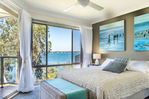 Anne's Waterfront Haven B&B - Flights 0