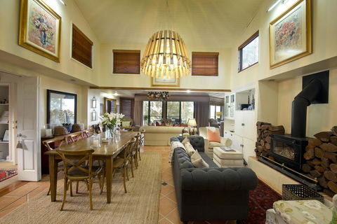 Arabella Guesthouse - Flights 2