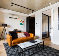 Artsy Apartment CBD City Views and Balcony - Flights