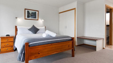 Marsden Court Apartments Now Incorporating Marsden Court And Sharonlee Strahan Villas - Flights 3
