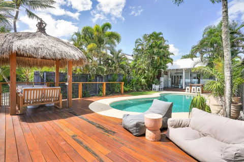 Mylara Beachfront Holiday Home - Flights 3