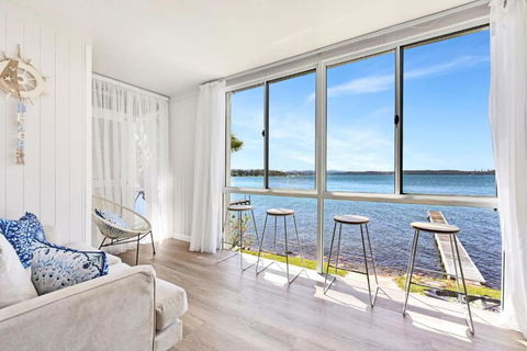 New Property Silverwater Serenity Shores Absolute Waterfront On The Lake - Flights 3