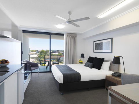 Oaks Mackay Carlyle Suites - Flights 1