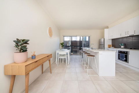 Page Seven By Property Mums - Flights 1