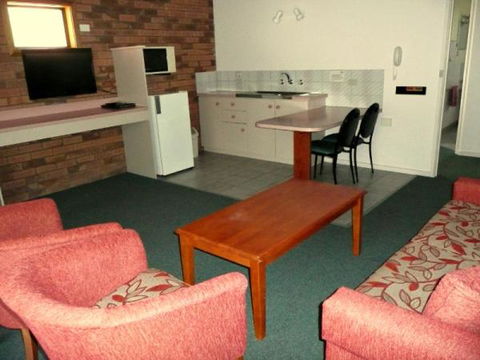 Pinnacle Holiday Lodge - Flights 1