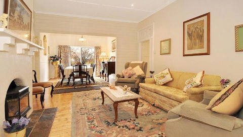 Plum Tree Cottage - Flights 1
