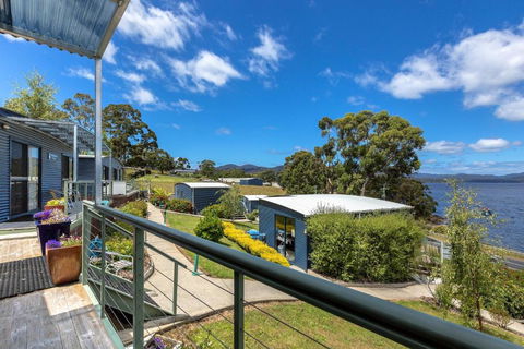 Port Huon Cottages - Flights 1