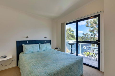 Port Huon Cottages - Flights 3