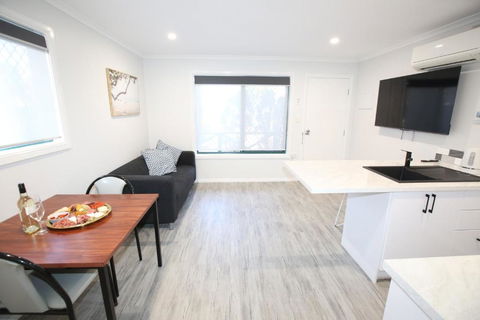 Port Lincoln Villas - Flights 3