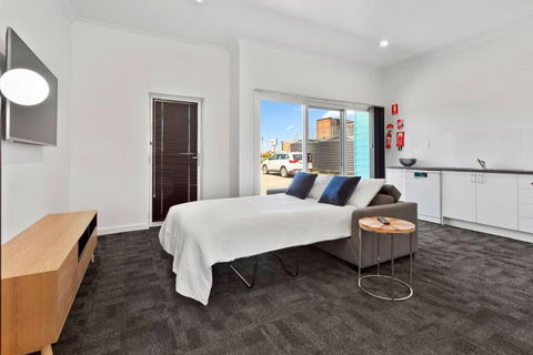 Port Lincoln Shark Apartment 4 - Flights 3