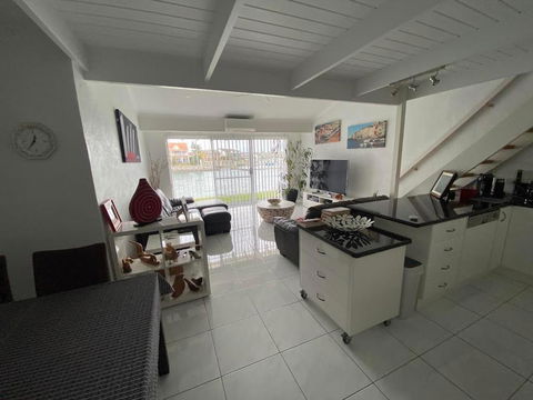 Port Lincoln Marina Waterfront Apartment - Flights 3