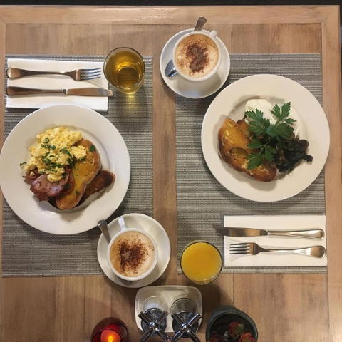 Quality Inn Carriage House - Flights 3