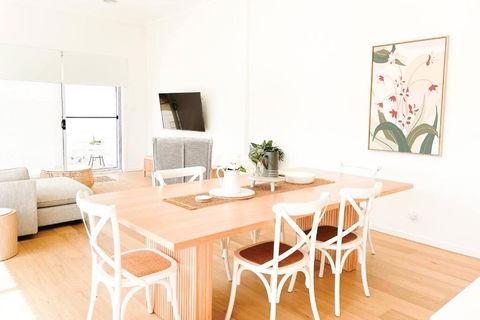 Red Brick Central Retreat - Flights 0