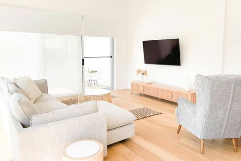 Red Brick Central Retreat - Flights 1