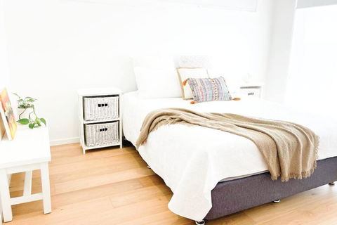 Red Brick Central Retreat - Flights 3