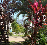 Asylum Cairns Hostel - Flights