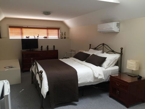 Atina Rocks Country Homestead - Flights 0