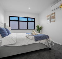 AU.JOY 3 Bed Townhouse Burwood 3 - Flights