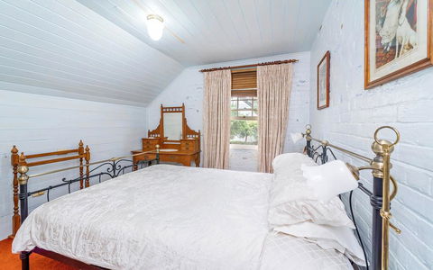 Azile 1875 Heritage Victorian Duplex - Flights 1