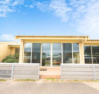 Bayview no 2 - Next to the Beach - Flights