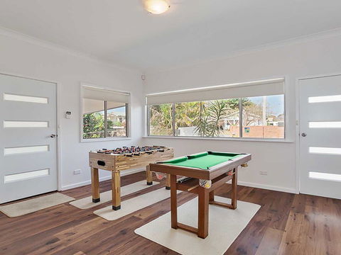 Beached Inn' 93 Foreshore Drive - Spacious Beach Front House - Flights 1