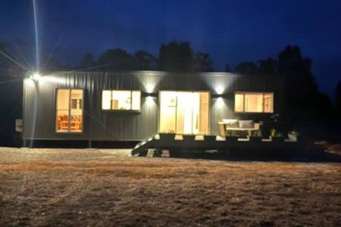 Redman View Luxury Lakeside Cabin - Flights 0