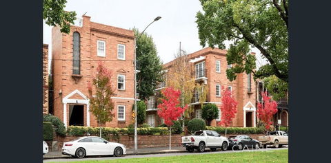 Regents Gate 53 - Flights 2