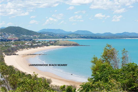 RELAX @48 CLOSE TO BEACH Sleeps 7 - Flights 1