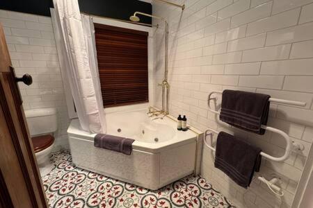 Renovated Cottage Near Cataract Gorge Launceston - Flights 3