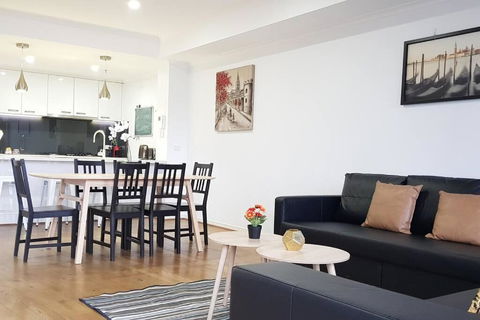 RiverView Spacious 3BR2Bath2Car WifiPoolGym Crown - Flights 2