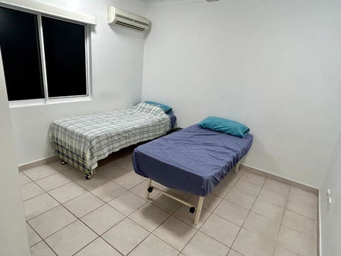 Room In City With Kittens! - Flights 1