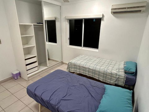 Room In City With Kittens! - Flights 2
