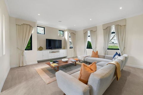 Roselawn Retreat - Pool, Incredible Views, Sleeps 8 - Flights 1