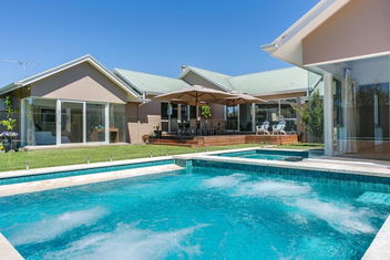 Royadie Resort - Pool Spa Tennis 500m To Beach with Flights