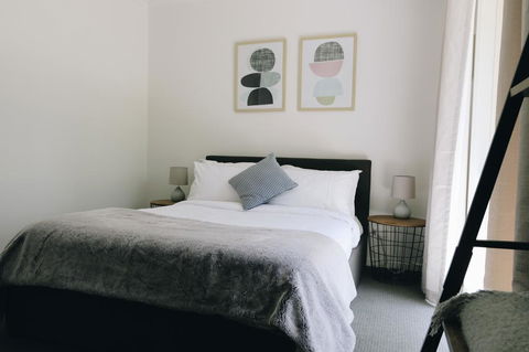 Bells Beach Cottages - Flights 2