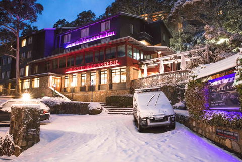 Bernti's Mountain Inn - Flights 2