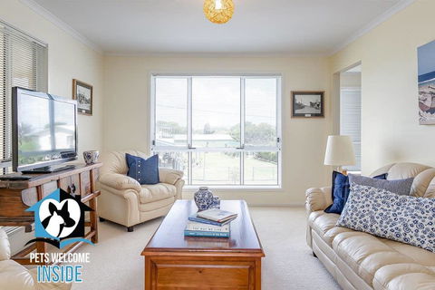Big Stylish House With River Views, Games Room & WiFI - Flights 3