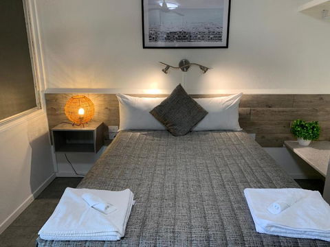 Y Motels Kingaroy - Flights 3