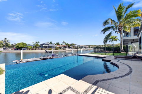 YALLA24-Luxury Resort Style Home - Flights 1
