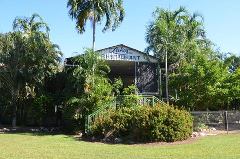AAOK Lakes Resort And Caravan Park - Flights 4