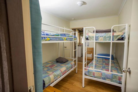 YHA Pittwater Eco, Sydney - Flights 1