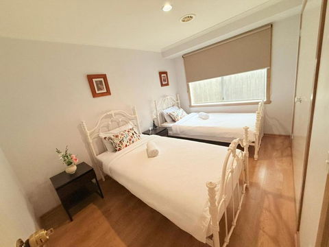 YF Home Sweet Home - Flights 1