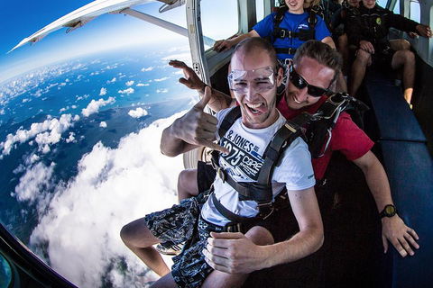 Reef And Rainforest Tandem Sky Dive In Cairns - Flights 2
