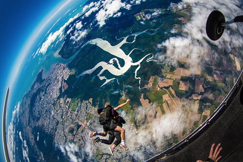 Reef And Rainforest Tandem Sky Dive In Cairns - Flights 5