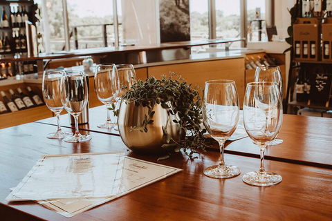 6 Day Esperance & Margaret River Adventure Tour - Flights 2