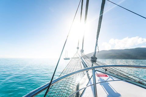2 Night Whitsunday Islands Cruise On New Horizon From Airlie Beach - Flights 2