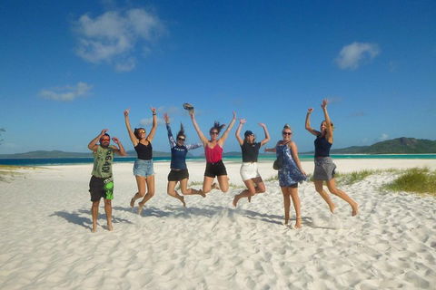 2-Day Whitsundays Sailing Adventure: Summertime - Flights 2