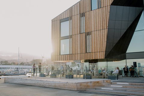 Private Hobart Tour To Museum Of Old And New Art And Lunch - Flights 4