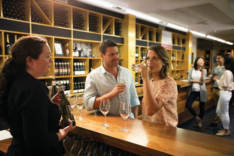 Yarra Valley Premium Tour Lunch And Sparkling Wine Tasting At Domaine Chandon - Flights 3