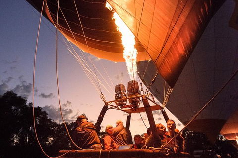 Melbourne Sunrise Balloon Flight & Champagne Breakfast - Flights 4